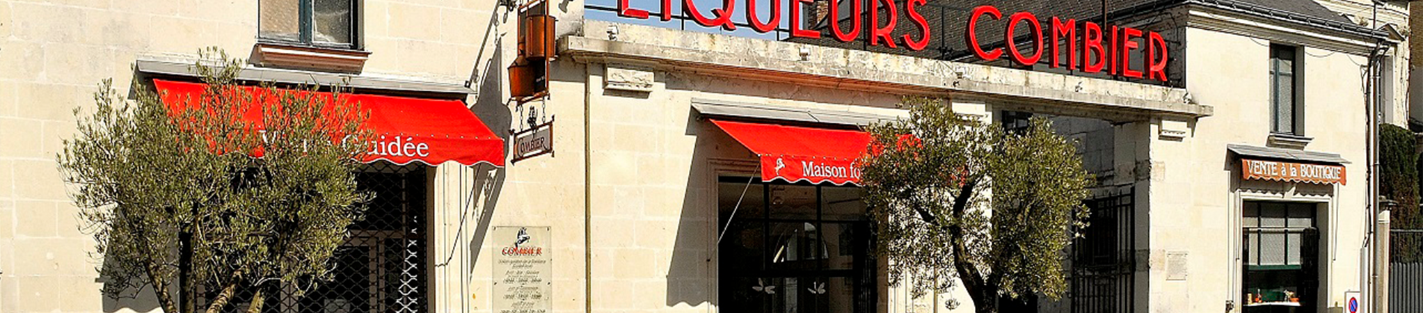 Devanture de la boutique Combier, située au 48 rue de Beaurepaire